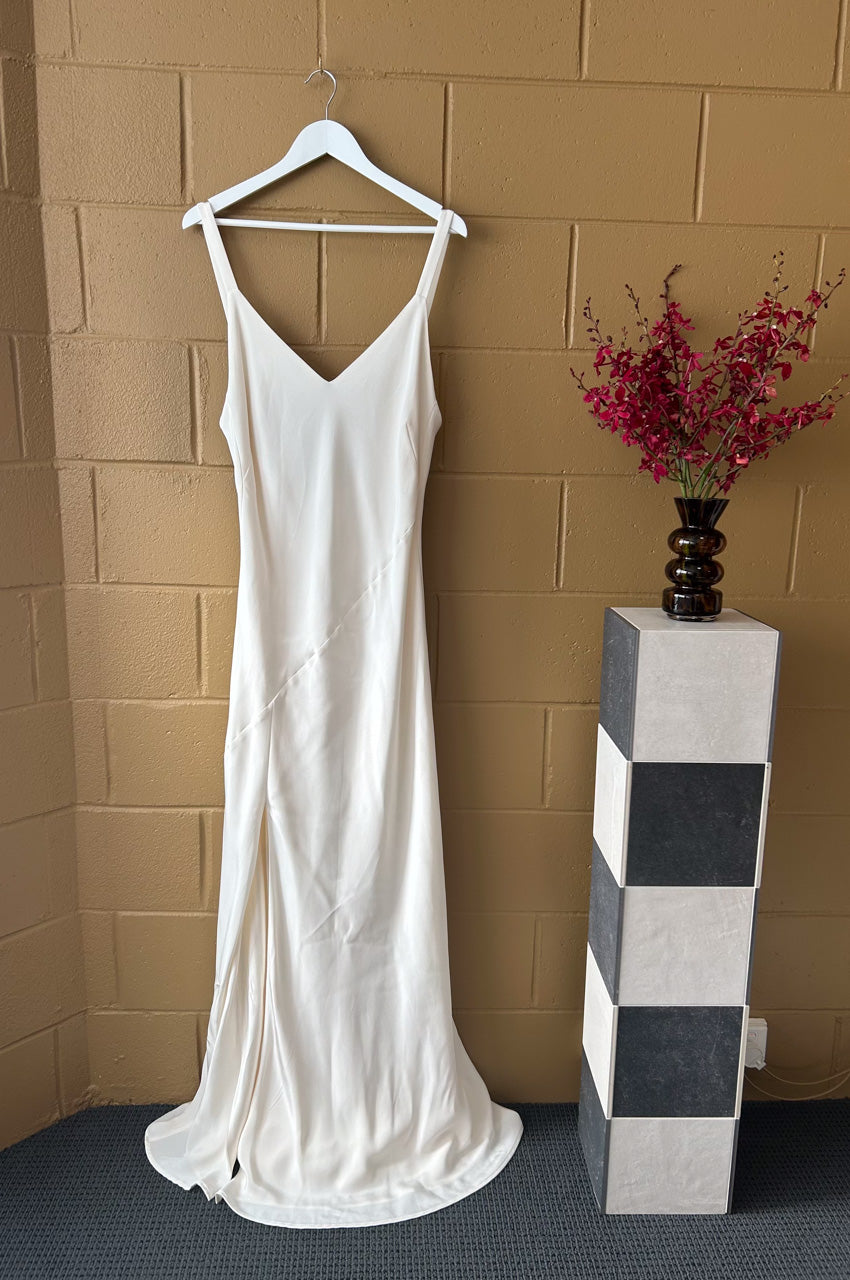 1.1B Natural Gown Sample (AU 16)