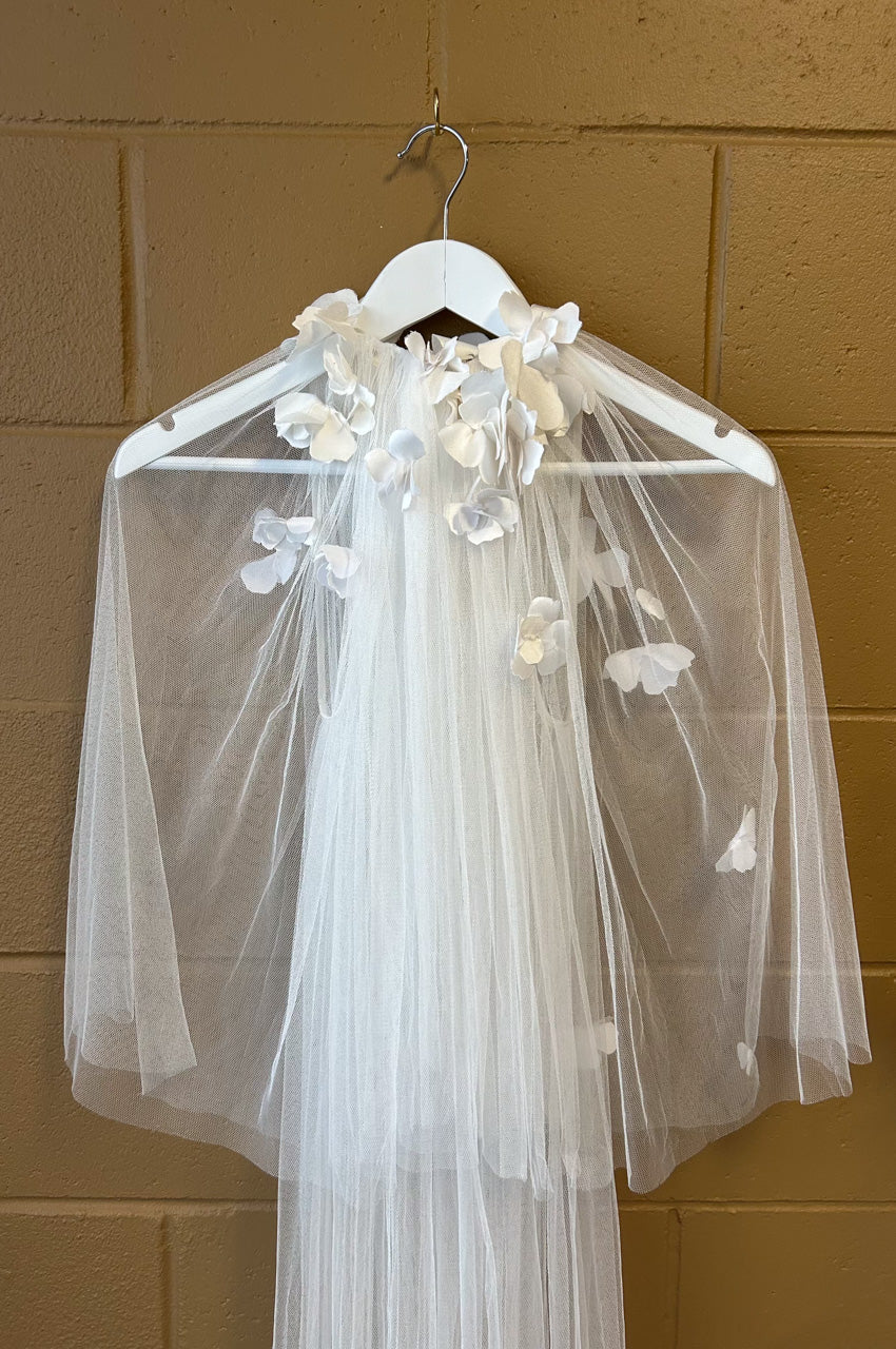 7.7 Magnolia Cape Long Sample