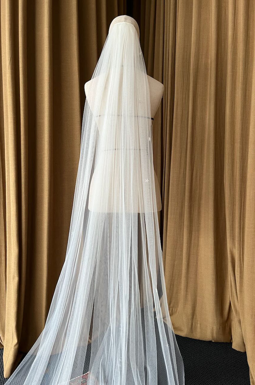 4.10 Mini Star Veil - One Tier Sample
