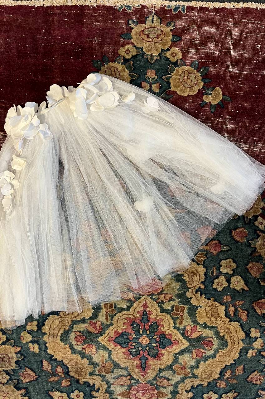7.7 Magnolia Cape Short Sample