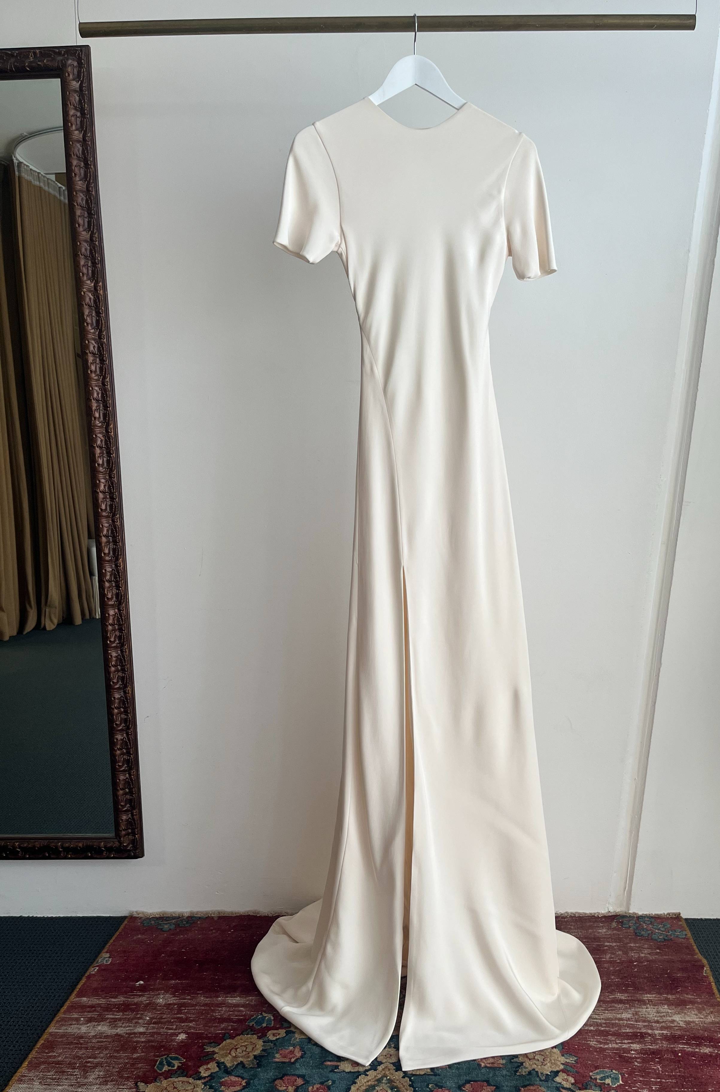 1.6B Natural Gown with Side Split Sample (AU 12)