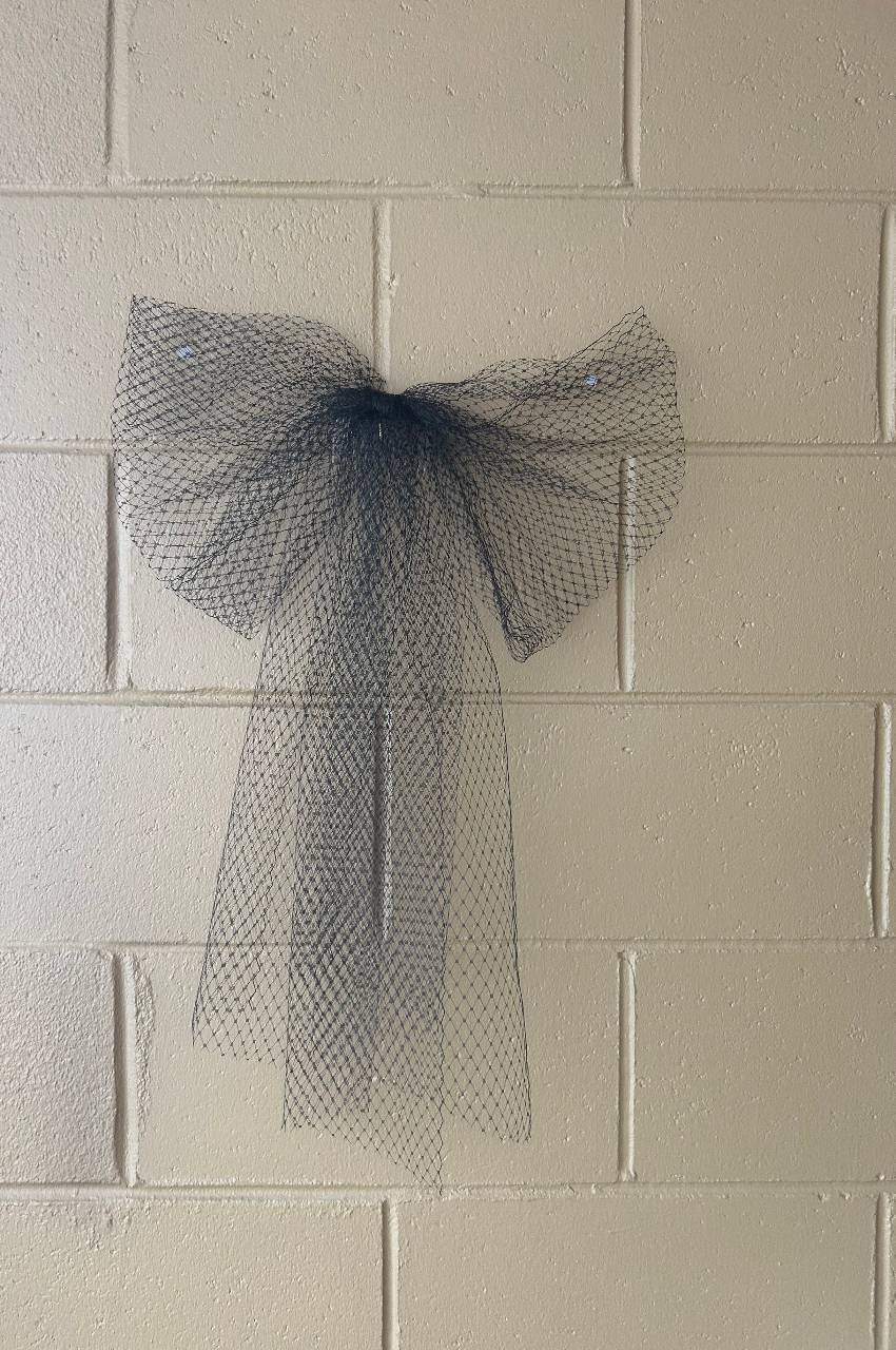 7.4 Fine Netted Bow Sample