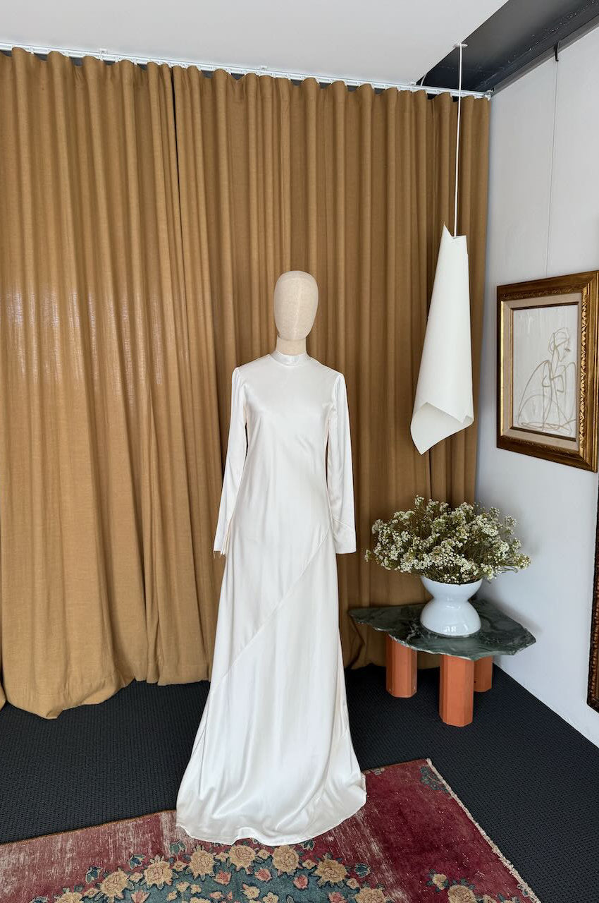 6.1 Sustainable Gown Sample (AU 10)