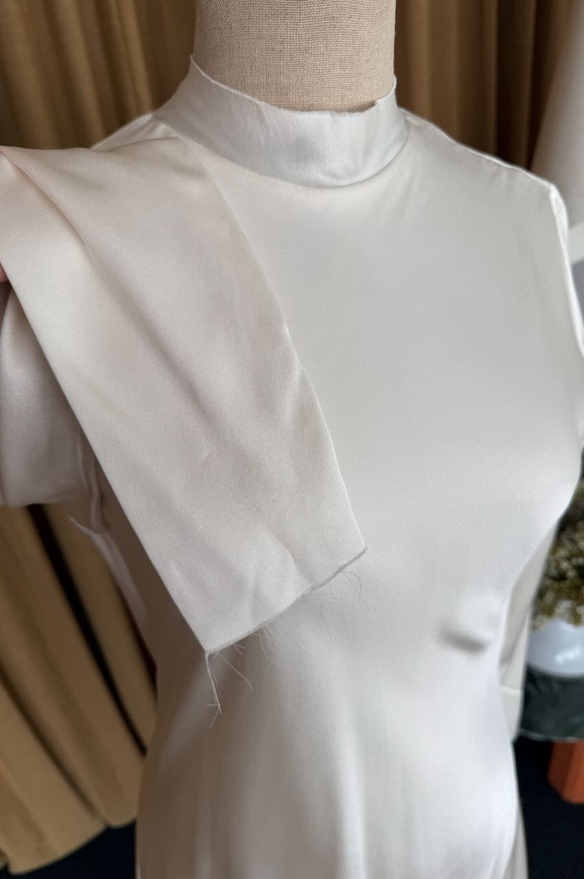 6.1 Sustainable Gown Sample (AU 10)