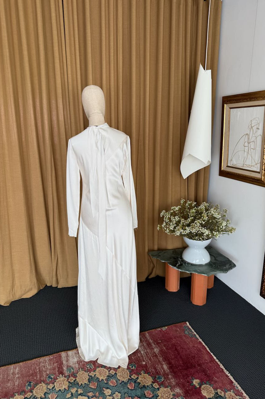 6.1 Sustainable Gown Sample (AU 10)
