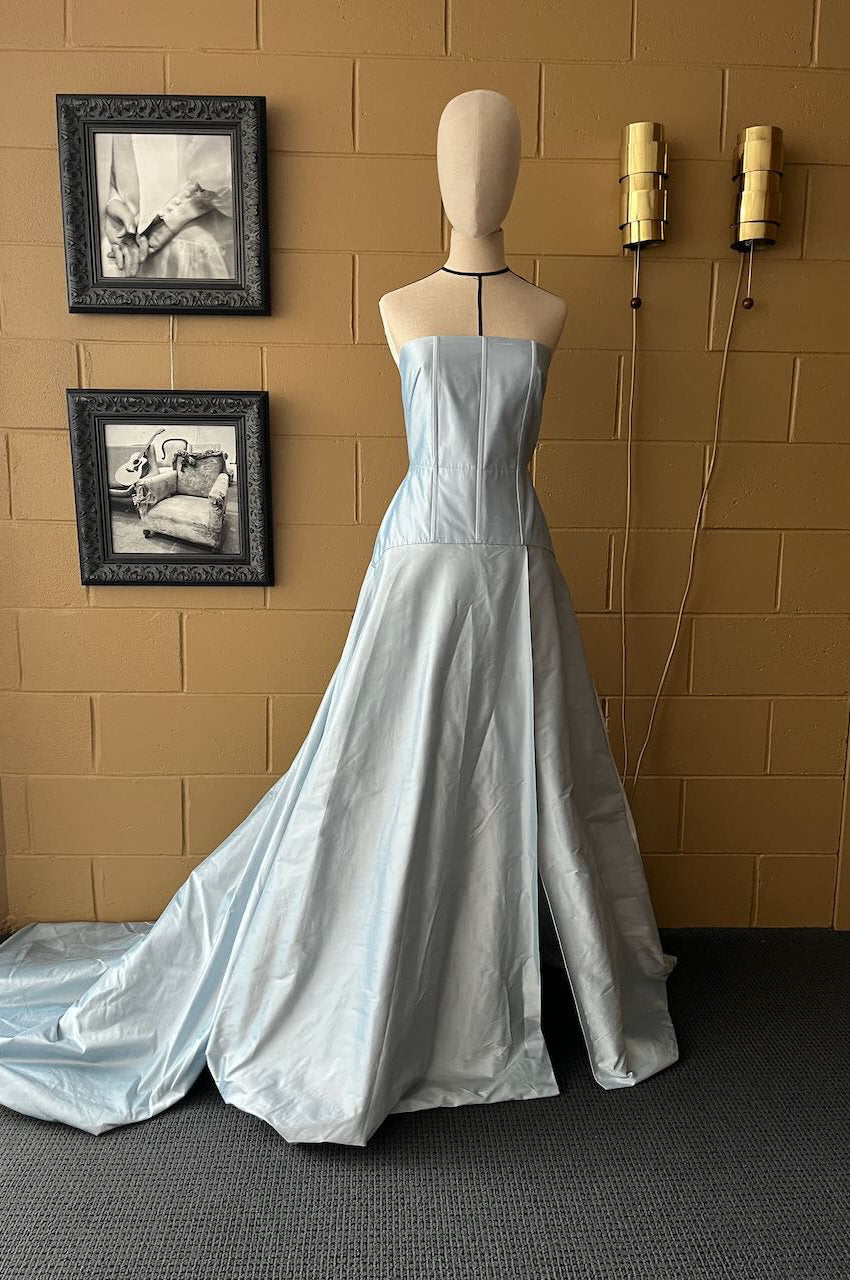 2.3 Lantern Gown Strapless Sample (AU 10)