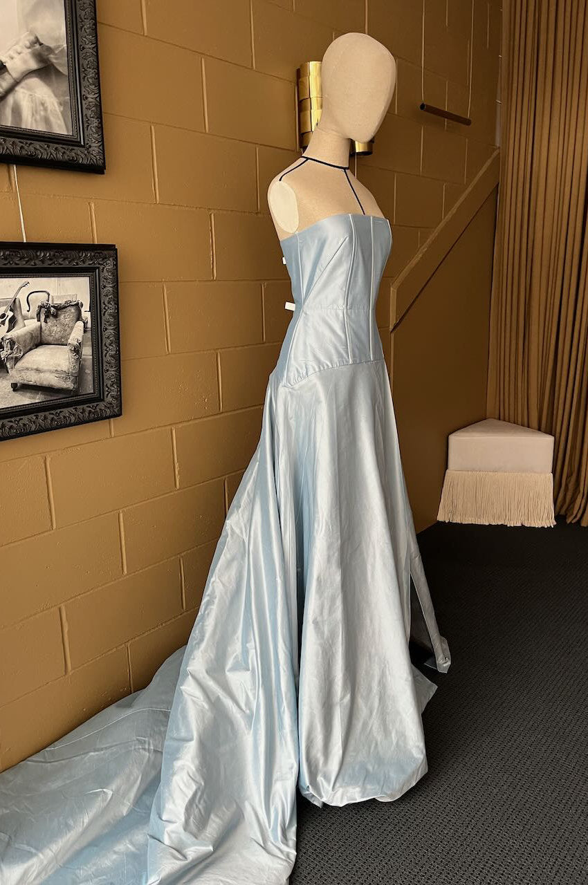 2.3 Lantern Gown Strapless Sample (AU 10)
