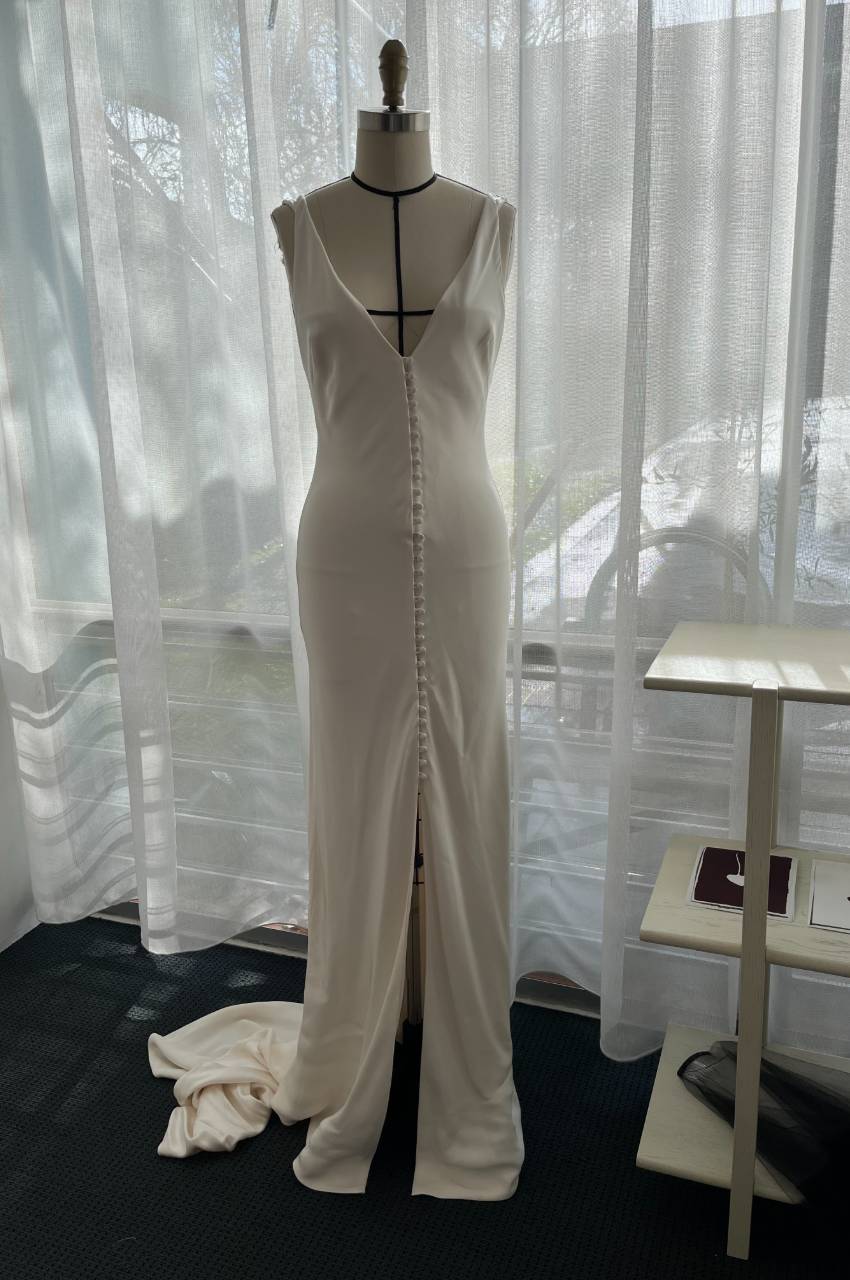 1.2 Natural Gown Button Sample (AU 8)