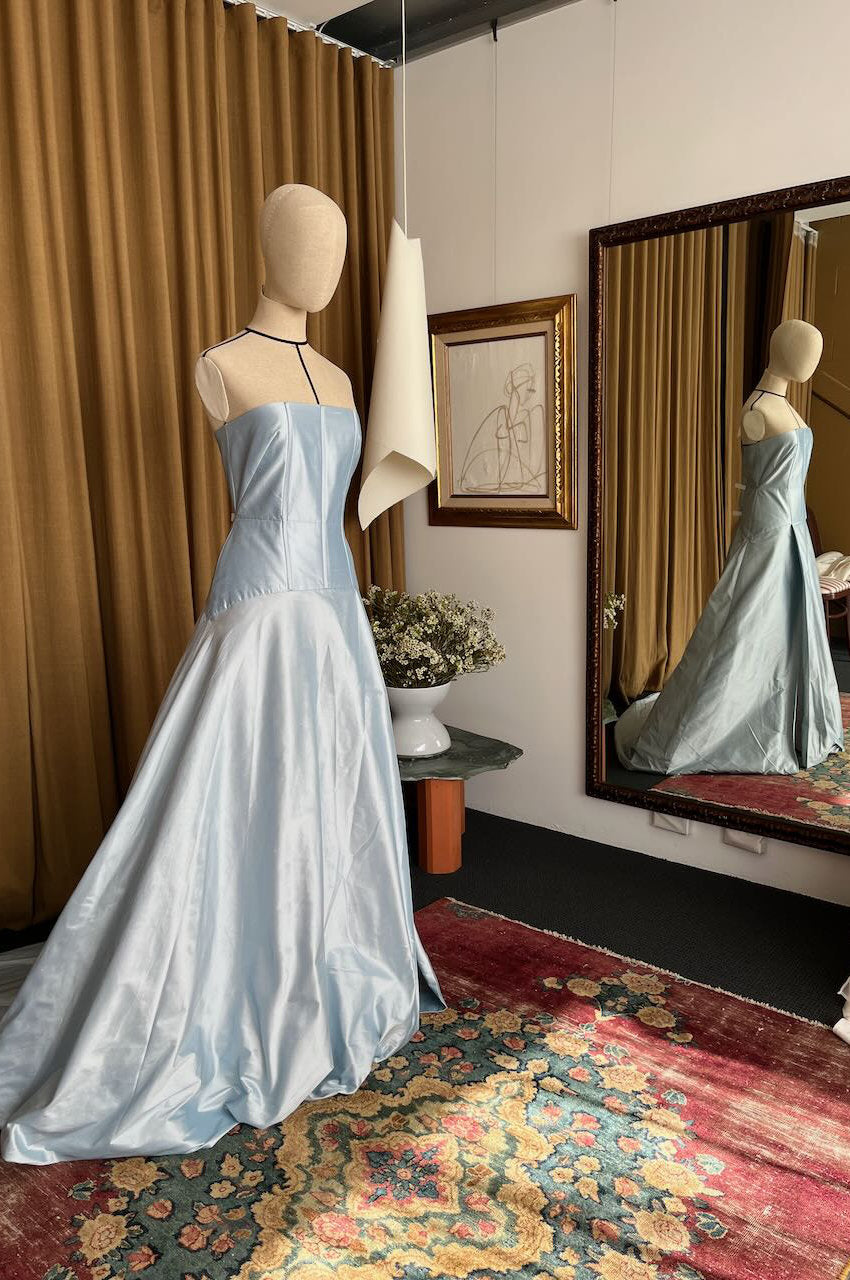 2.3 Lantern Gown Strapless Sample (AU 10)
