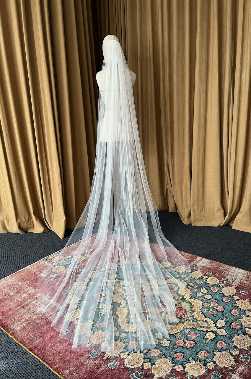 4.10 Mini Star Veil - One Tier Sample