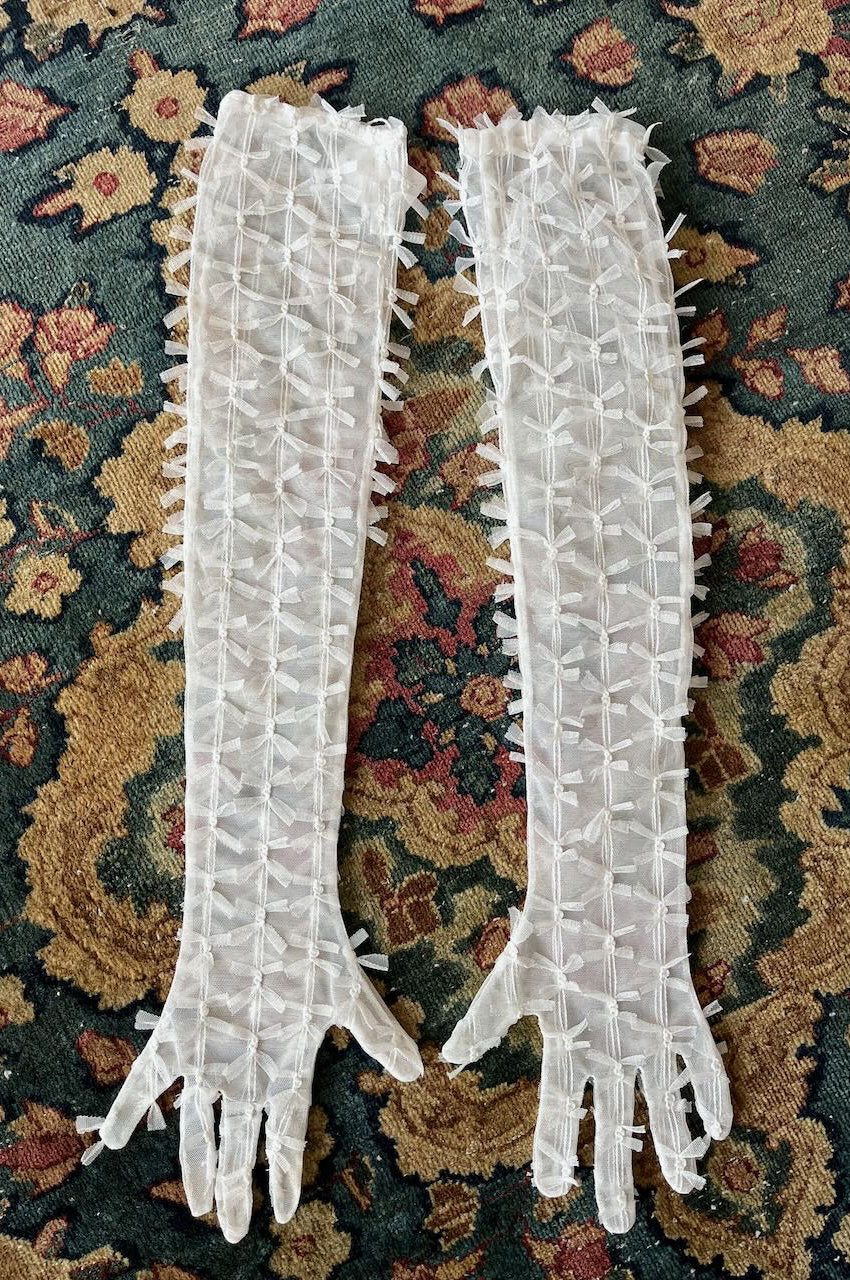 7.26 Rumi Gloves Sample