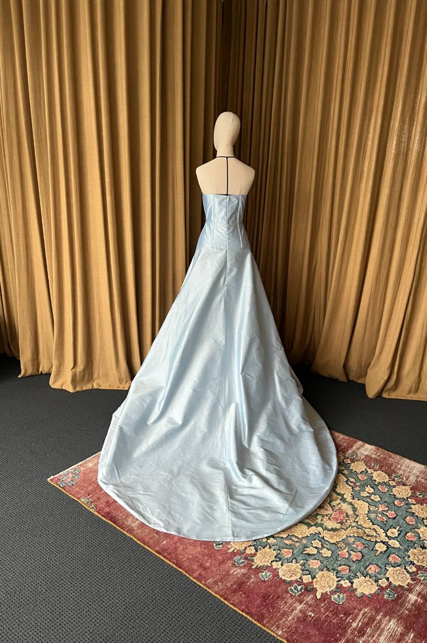 2.3 Lantern Gown Strapless Sample (AU 10)