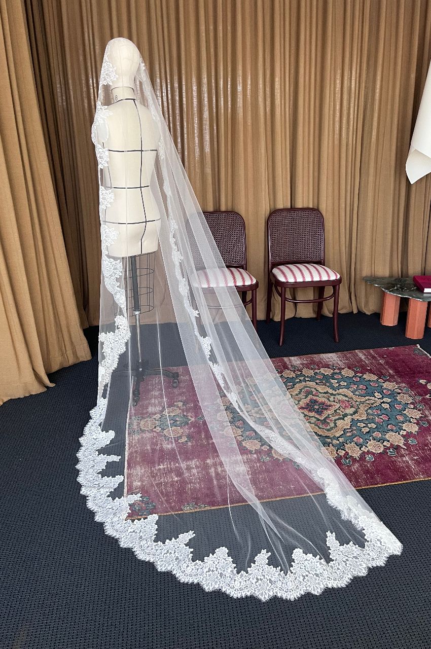 4.13 Mantilla Veil Sample (Natural - 250 cm)